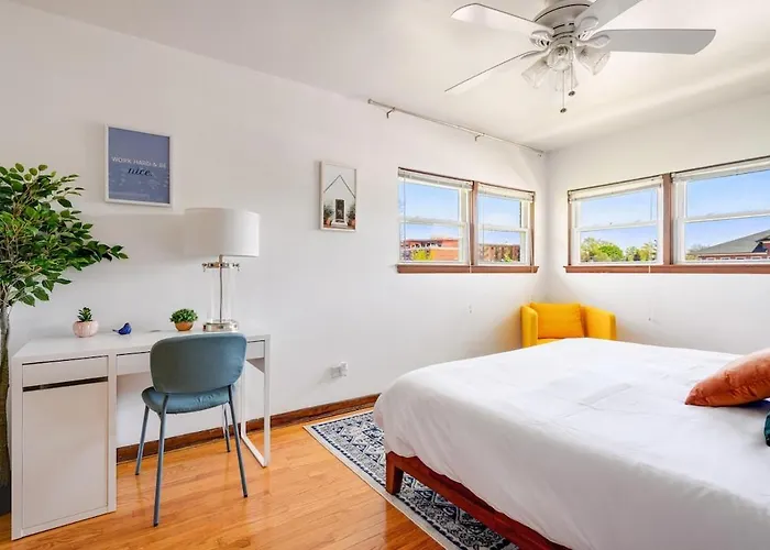 Curated For Cozy Longer Apartment Westmont