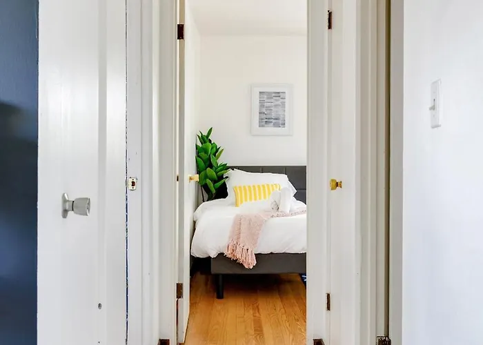 Curated For Cozy Longer Apartment *